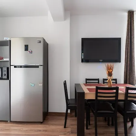 Zeka's Apartment Mamaia